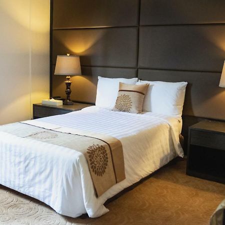 One Pacific Hotel Tamuning Kültér fotó