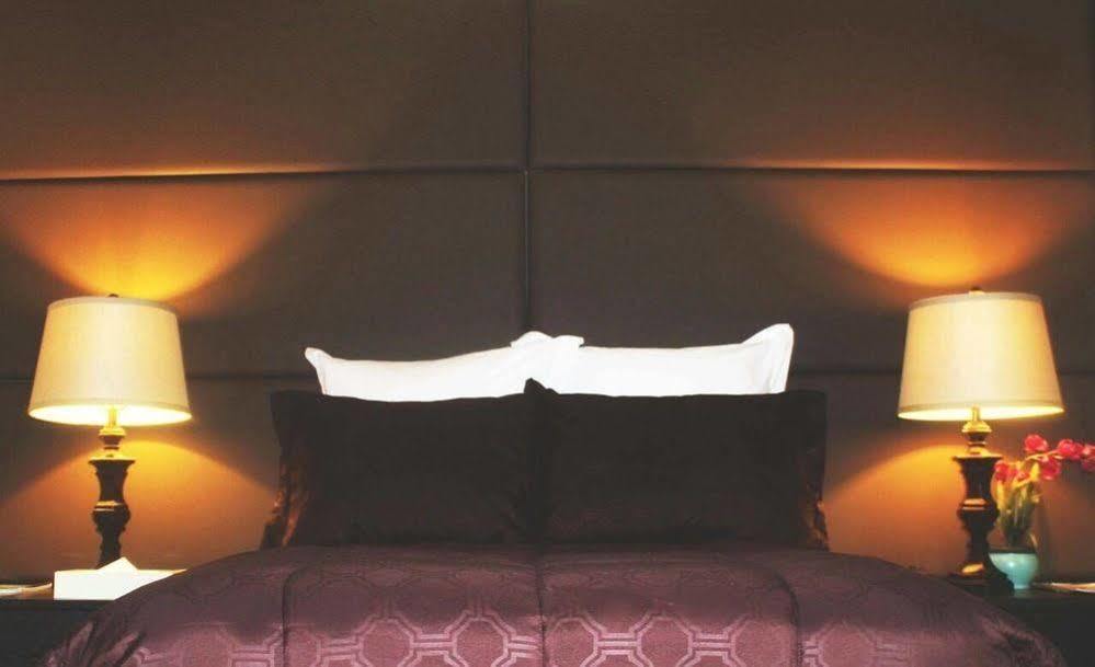 One Pacific Hotel Tamuning Kültér fotó