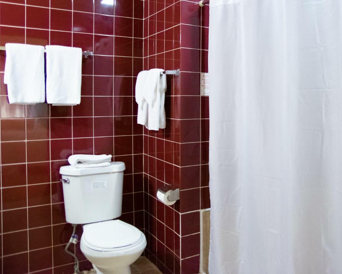 One Pacific Hotel Tamuning Kültér fotó